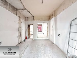 Wird renoviert Hinten