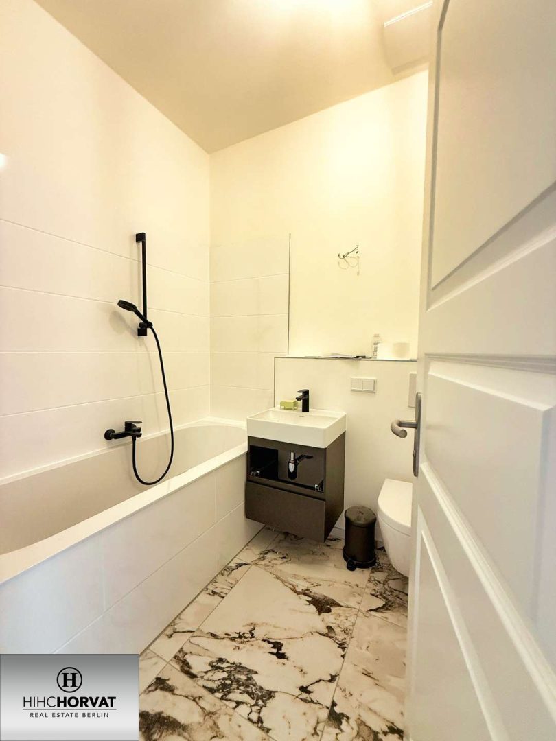 Wannenbad mit WC