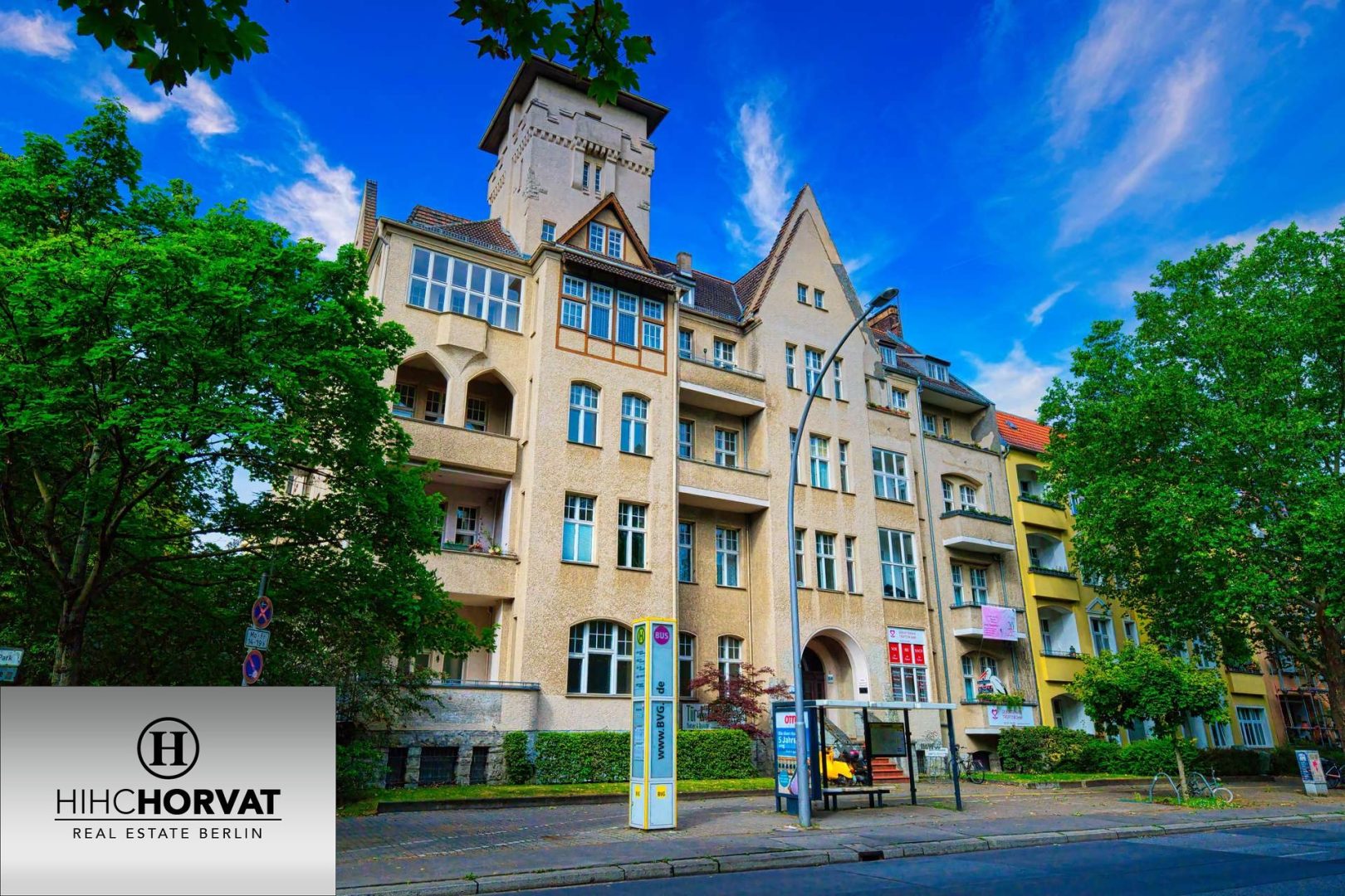 Hausansicht mit Türmchen