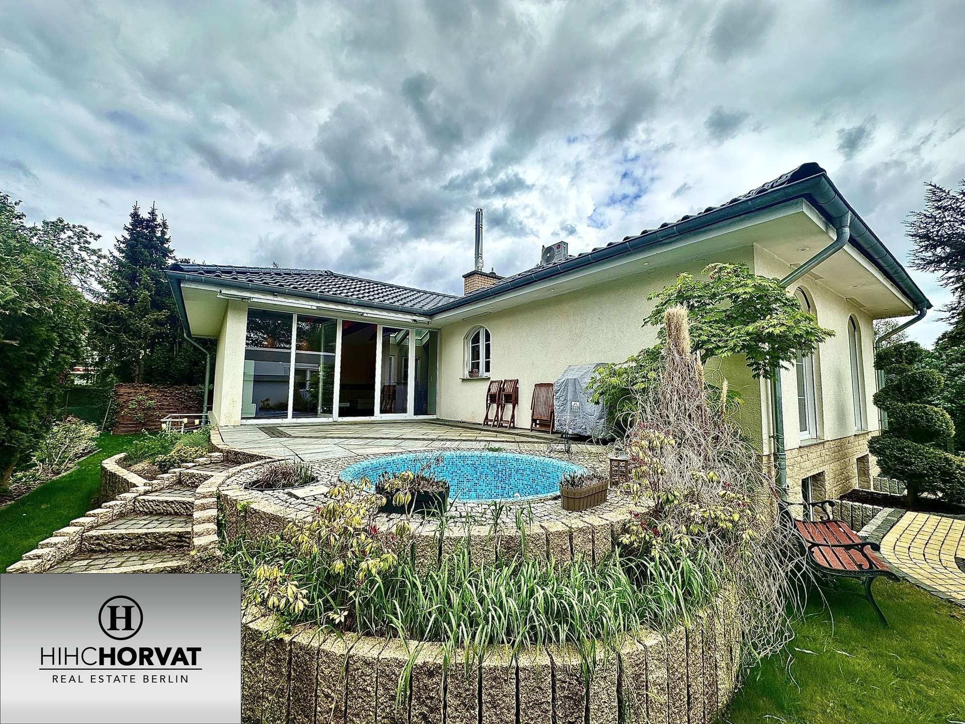 Wohnoase mit Whirlpool