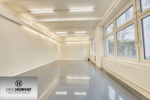 Hinterer Atelierraum - (KI generiert)