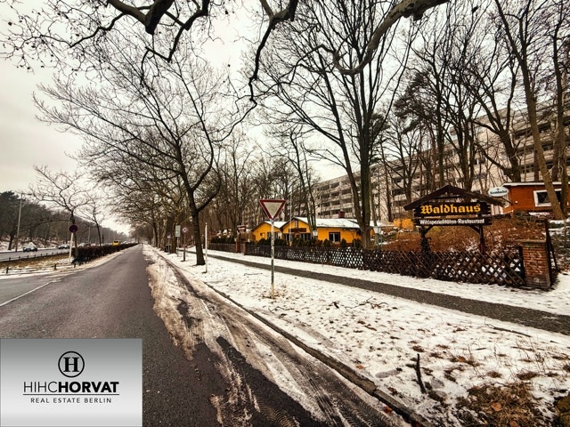 GRUNDSTUECK FRONTANSICHT