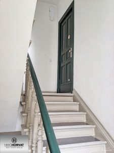 TREPPENHAUS - (KI generiert)